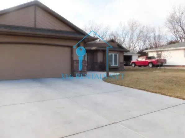 517 N Village Rd, El Dorado, KS 67042
