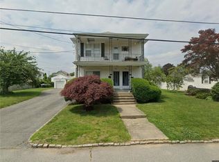 110 Burbank St, Cranston, RI 02910
