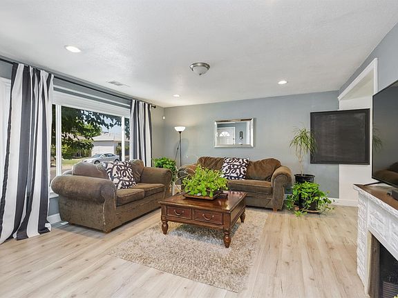 3rd image of 5725 Nona Way