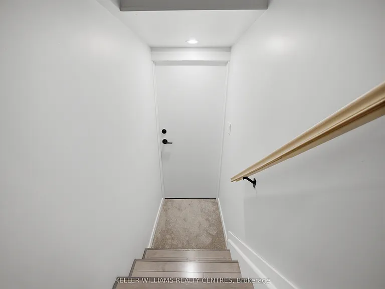 25 Townsend Ave #B — Photo 4
