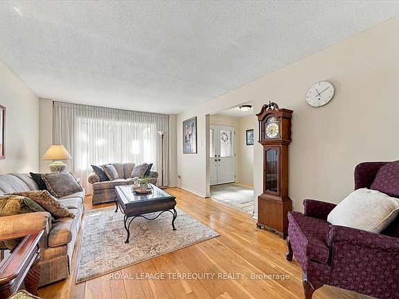 5th image of 118 Leander St