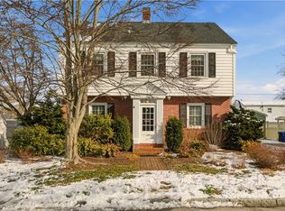 198 Gibbs Ave, Newport, RI 02840