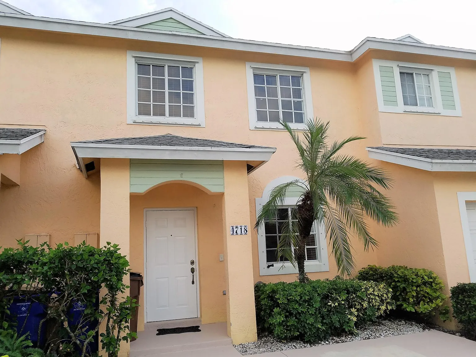 4718 SW 13th Court — Photo 2
