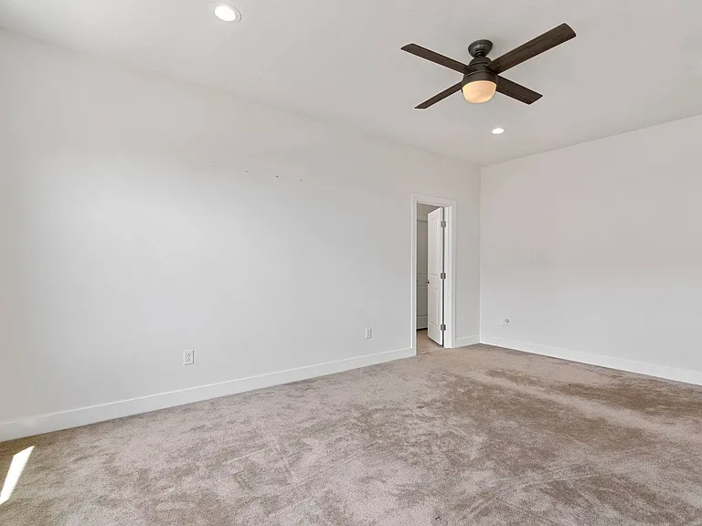 5015 Oakley Dr — Photo 16