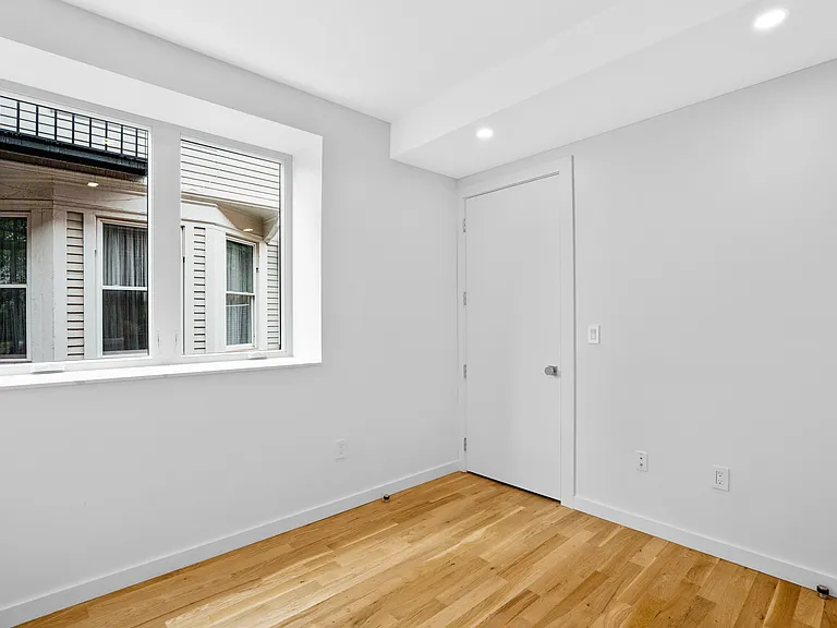 590 Orange St #4 — Photo 18