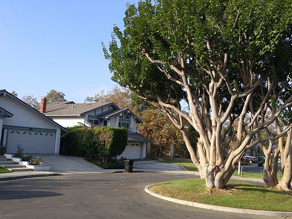 Located on quiet family friendly cul-de-sac with island