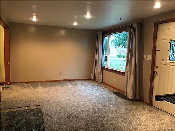 2nd image of 118 Balbach Dr