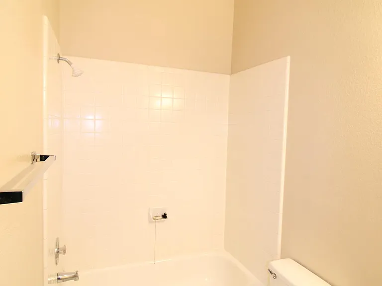 2718 Quebec Dr — Photo 14