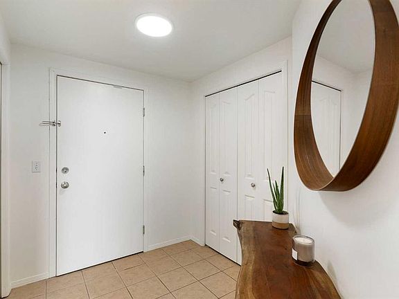4th image of 838 S 19th Ave SW #414