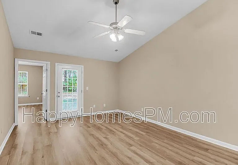 3 bed, 1268 sqft, $1,750 — Photo 4