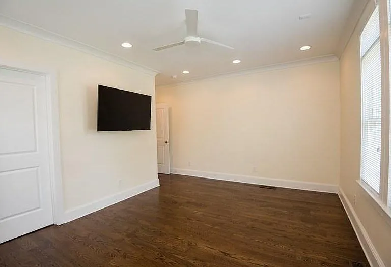 Second bedroom, its like two master bedrooms with ensuite bathrooms