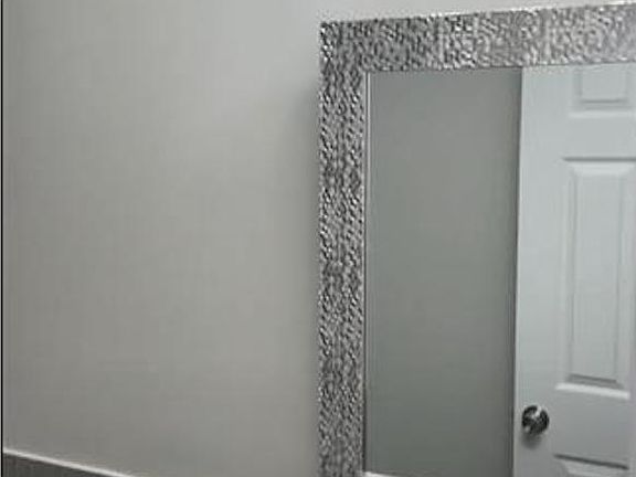 4th image of 206 E Mount Airy Ave #4