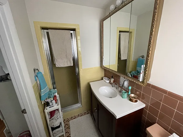 178 Beethoven Ave #- — Photo 10