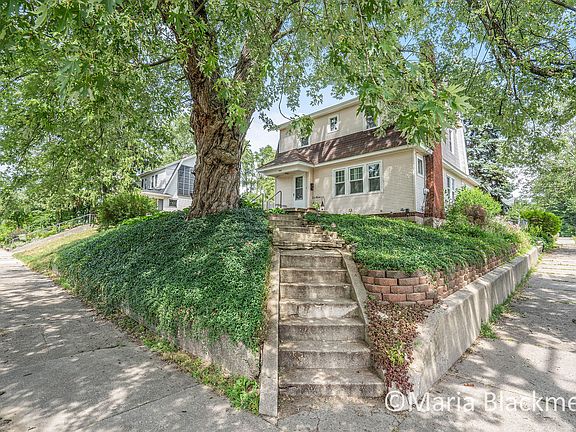 2nd image of 1500 College Ave NE
