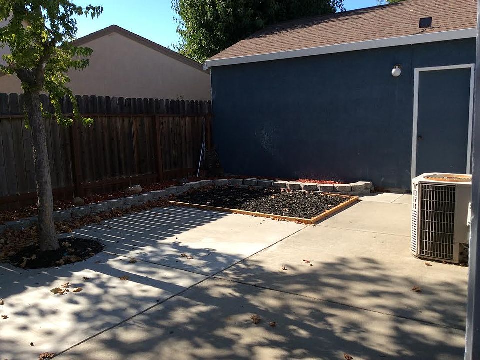 2nd image of 7843 Crestleigh Ct