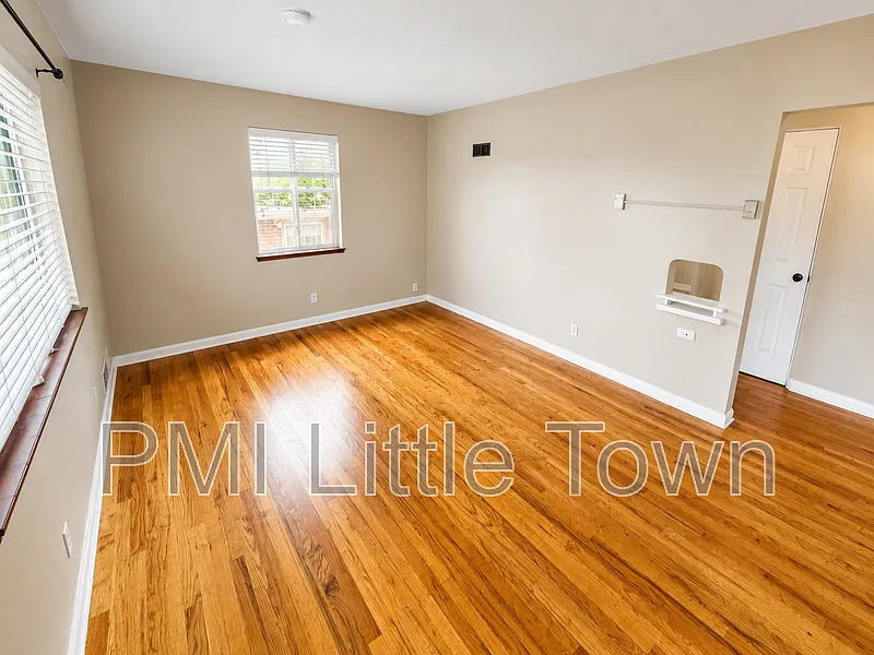 2 bed, 1.0 bath, 853 sqft, $1,695 — Photo 4