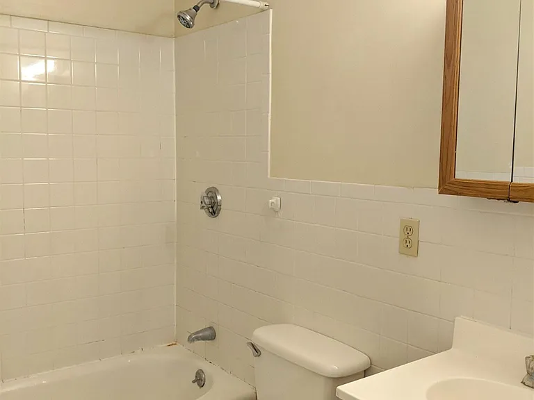 9 Banks St #2 — Photo 13