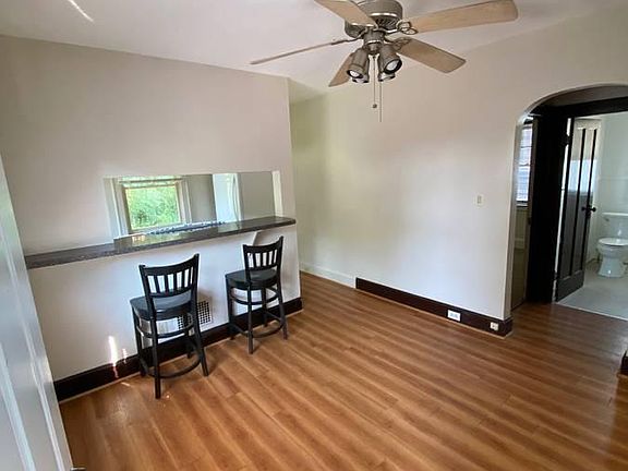 5th image of 2109 Fulton Ave Unit 2