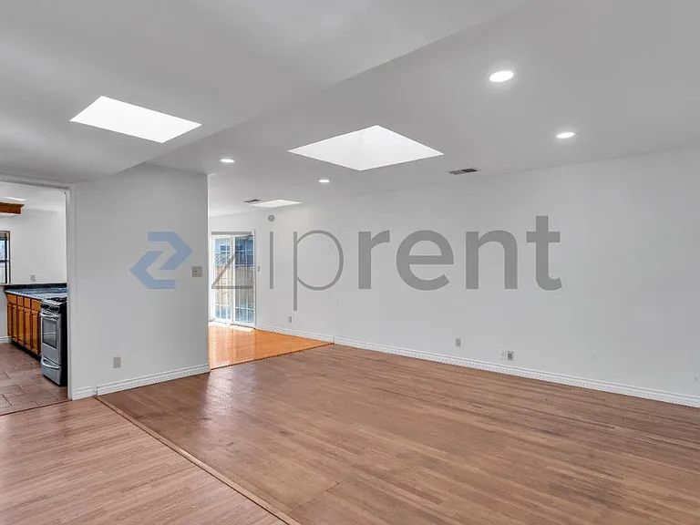 4562 Angeles Ave — Photo 5