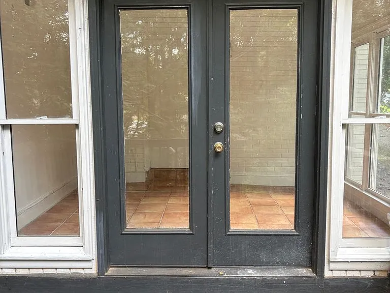 219 Hillcrest Ave — Photo 1