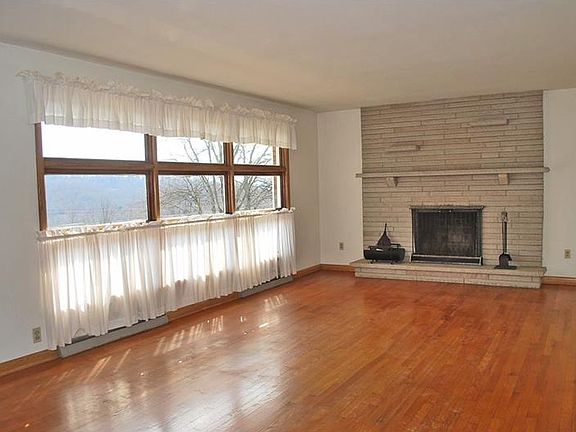 4th image of 632 Morningstar Dr