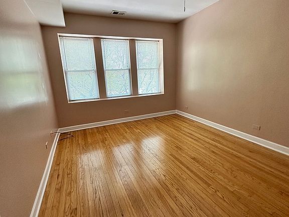 3rd image of 2551 N Laramie Ave APT 2N