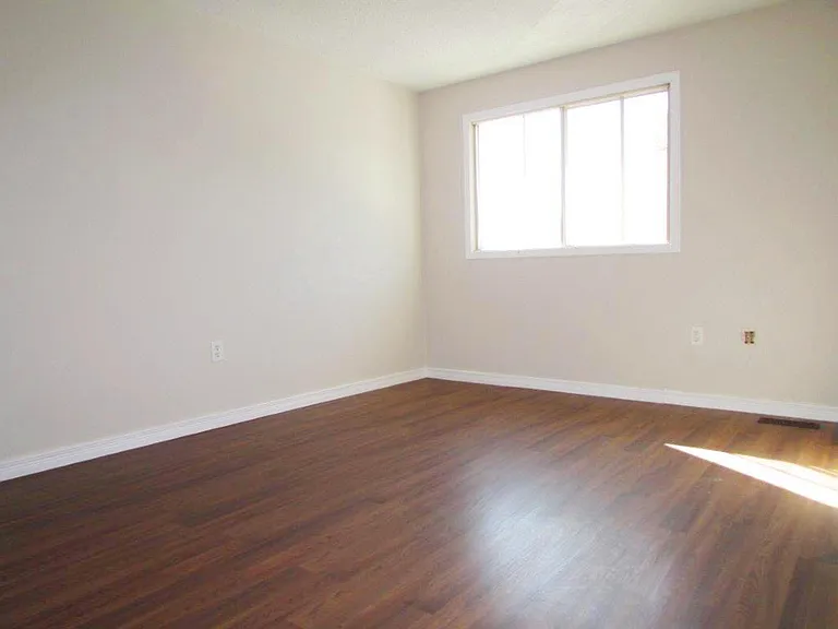 348 Cameron St — Photo 3