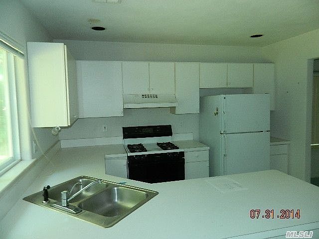 2nd image of 227 Glen Dr