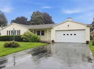 79 Fern Castle Dr, Rochester, NY 14622