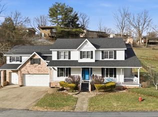 1621 Lakewood Cir, Washington, WV 26181