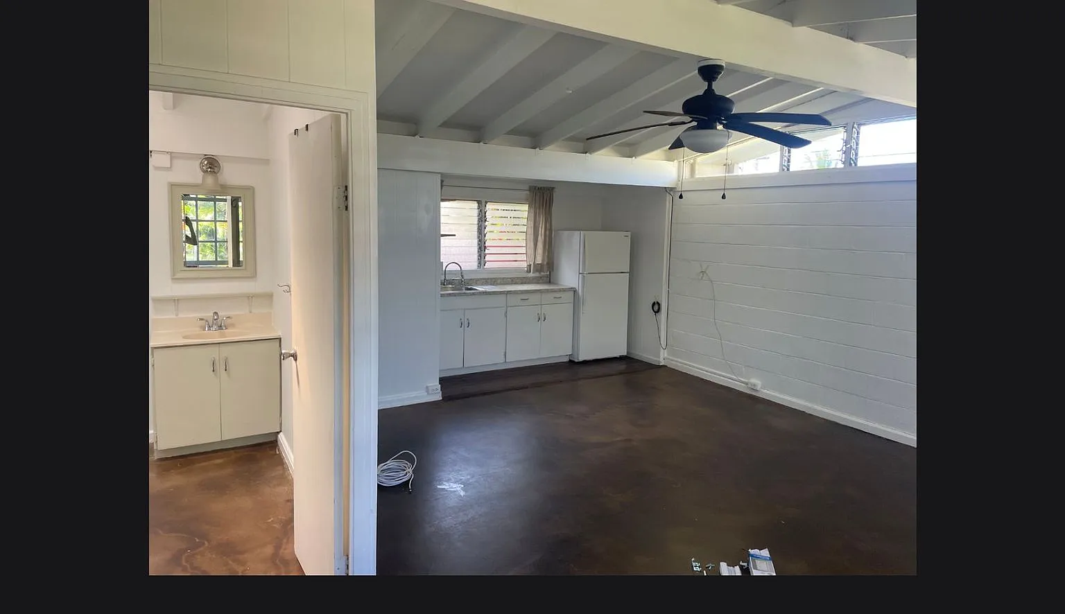 Quiet Studio, 1ba Water & Electric included $1700 — Photo 2