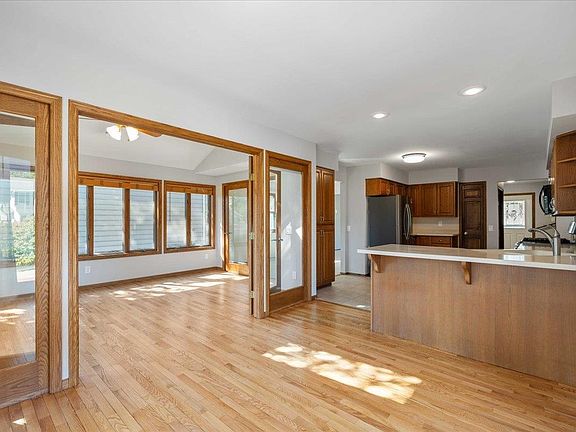 3rd image of 2633 S Norfolk Cir