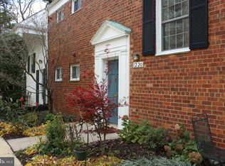 1220 Martha Custis Dr, Alexandria, VA 22302