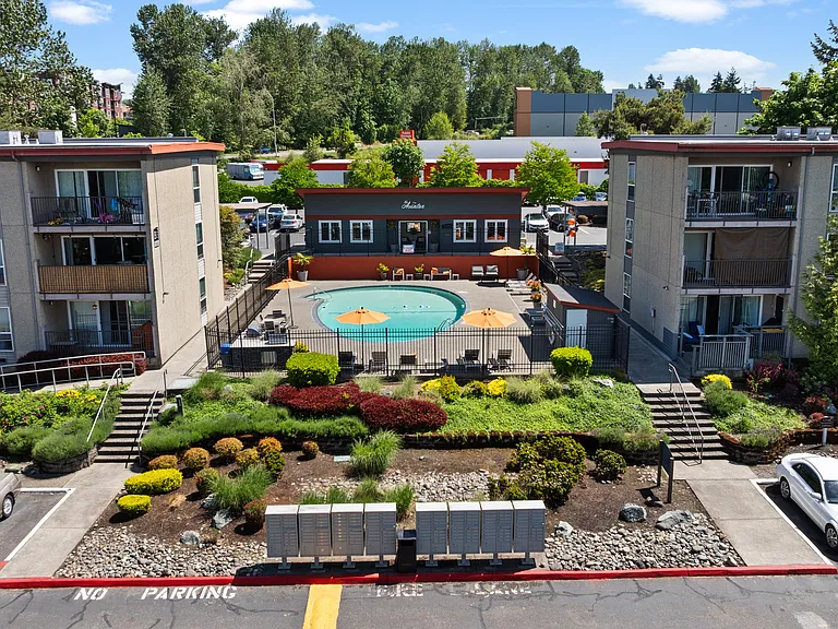The Aviator Apartments — Photo 14
