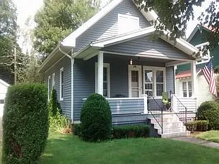 112 Hickory St photo 1