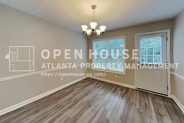 399 Charesa Ln — Photo 8