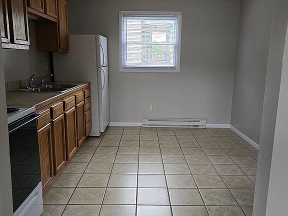 2nd image of 38 River St