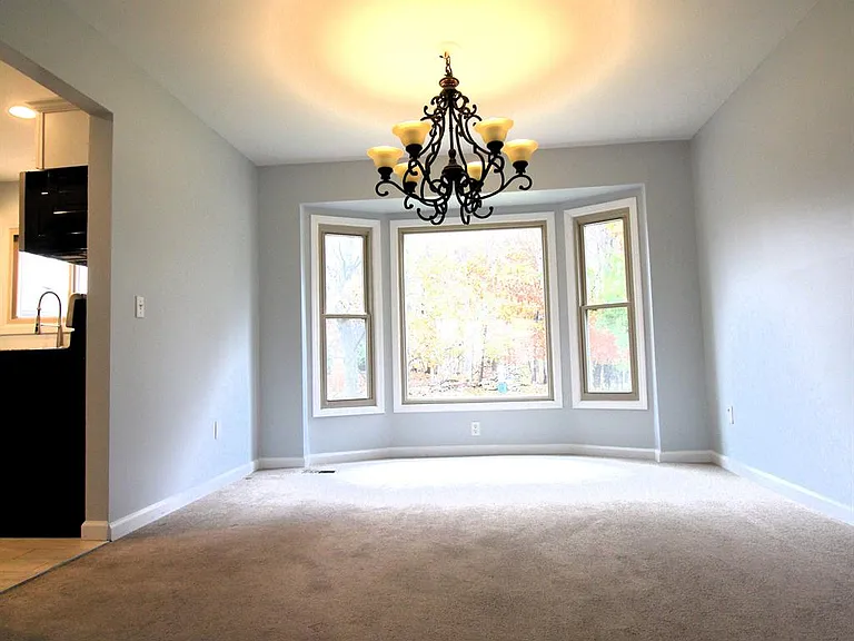 6895 Indian Creek Dr — Photo 3