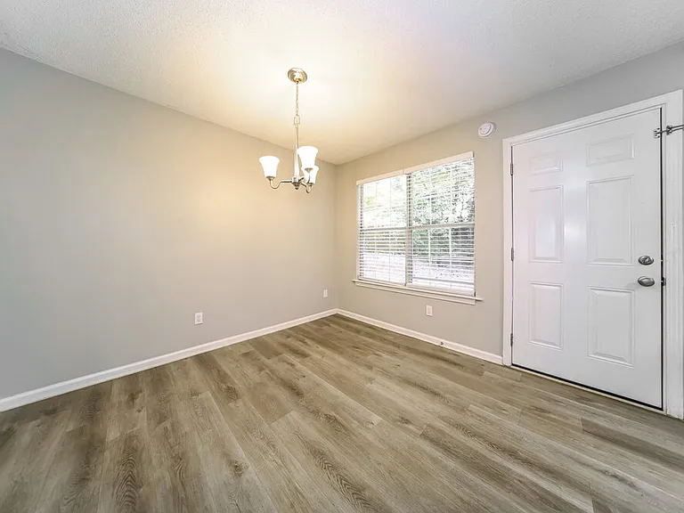 1205 Redbud Ct — Photo 6