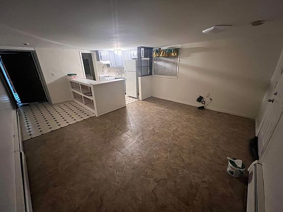 5th image of 234 Robinson Ave Floor 1