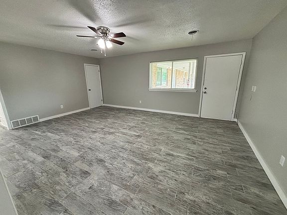 4th image of 301 N University Dr APT 4