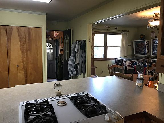 4th image of 126 Hazelwood Dr