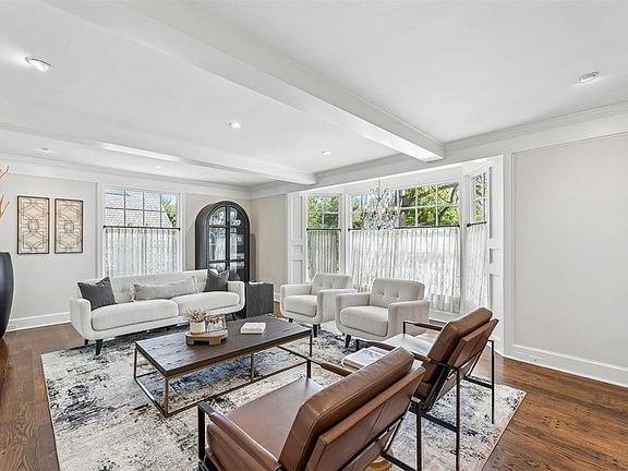 4th image of 1609 Elmhurst Ave
