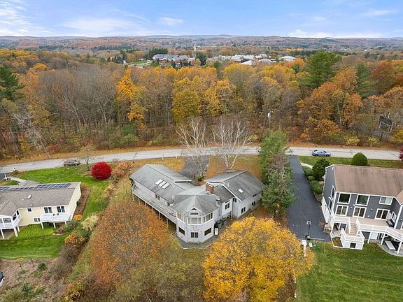 2nd image of 31 Overlook Dr