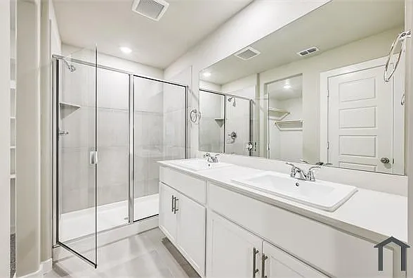946 Olive Dr — Photo 11