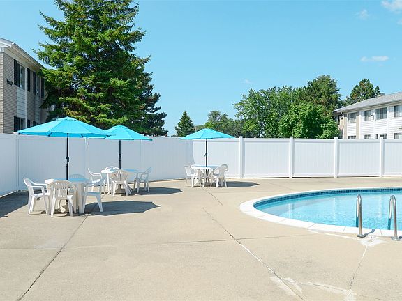 Tuscan Shores Pool 1