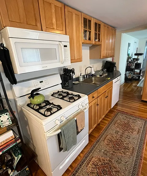 Taylor St — Photo 2