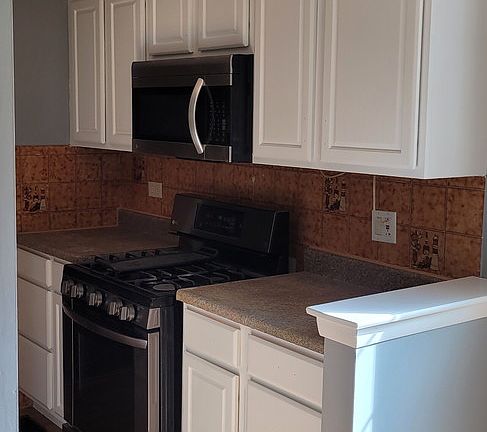 2nd image of 307 Somerset Ln #307