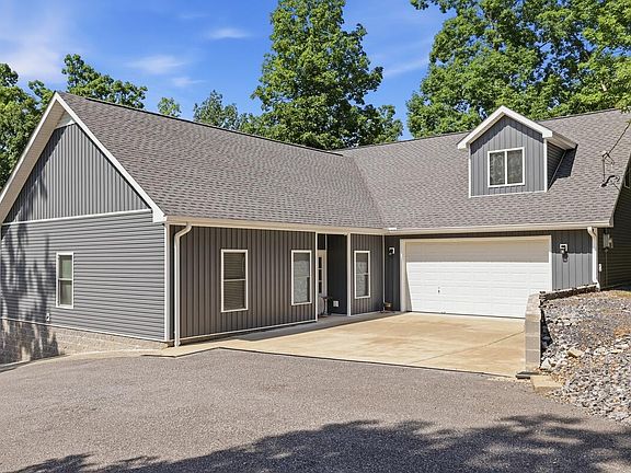 2nd image of 124 Hickory Hill Ln