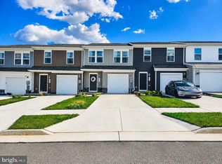33 Apollo Rd, Charles Town, WV 25414
